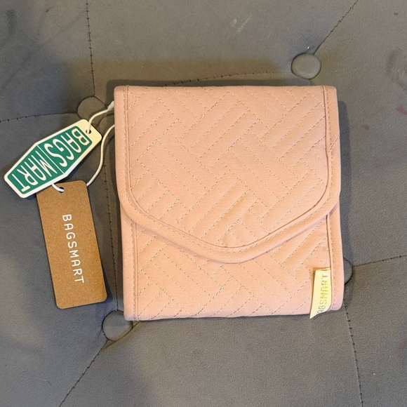 NWT BAGSMART Pink Quilted travel jewelry organizer Bag